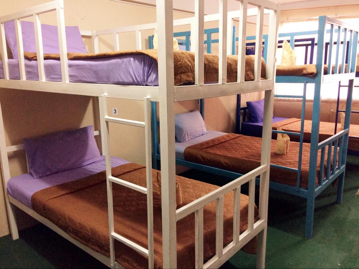 Changphuakgate Guesthouse Чиангмай Экстерьер фото