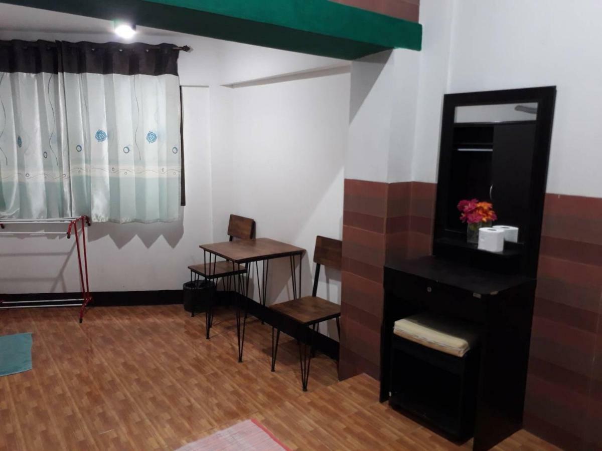Changphuakgate Guesthouse Чиангмай Экстерьер фото